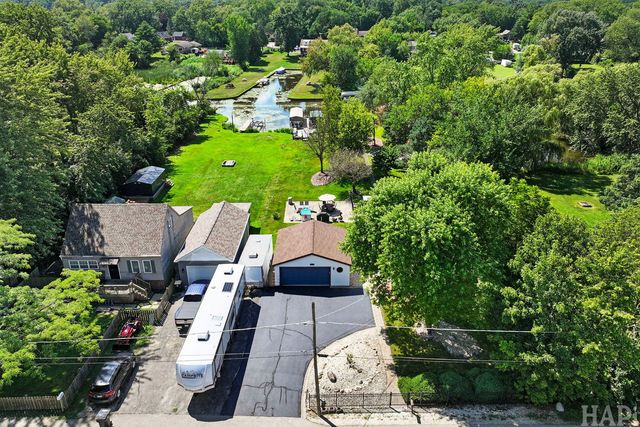 38392 N 8th Street, Spring Grove, IL 60081