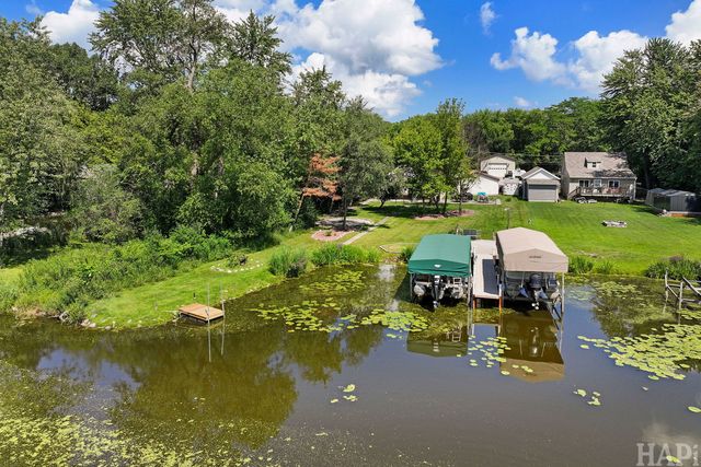 38392 N 8th Street, Spring Grove, IL 60081