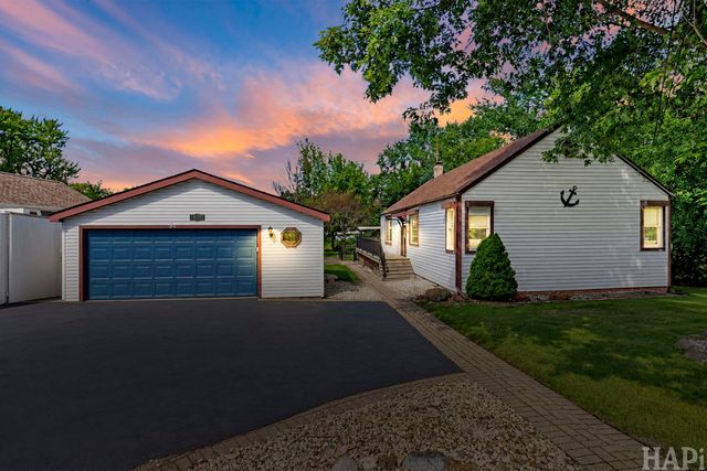 38392 N 8th Street, Spring Grove, IL 60081