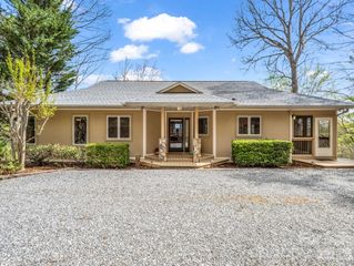 197 Thomas A Edison Road, Lake Lure, NC 28746