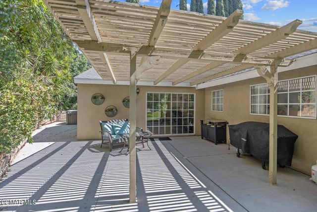 1267 Calle Olmo, Thousand Oaks, CA 91360