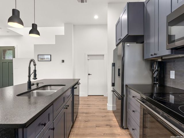 1119 DAWSON ST, San Antonio, TX 78202