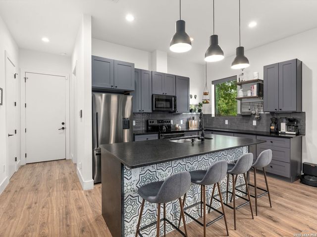 1119 DAWSON ST, San Antonio, TX 78202