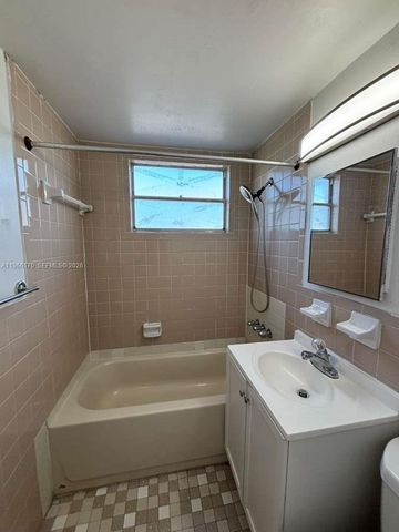 14140 NW 24th Ct 203, Opa-locka, FL 33054