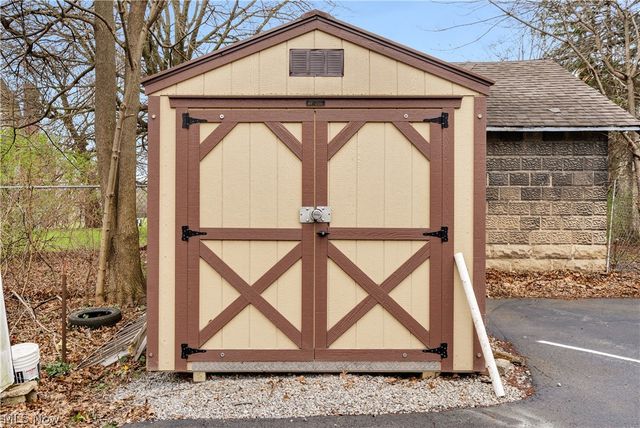 832 Michigan Avenue, Youngstown, OH 44504