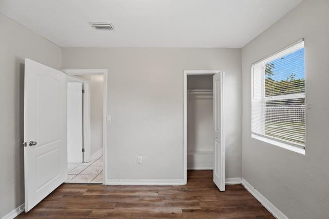 1525 NW 126th Street, North Miami, FL 33167