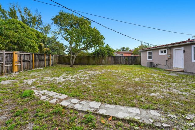 1525 NW 126th Street, North Miami, FL 33167