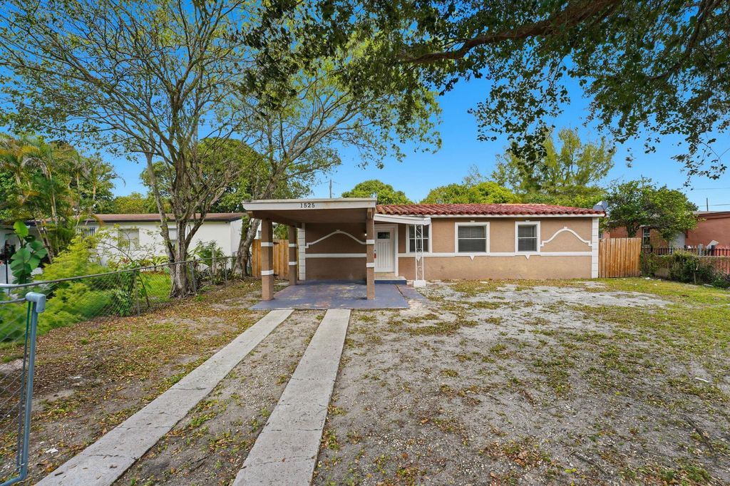 1525 NW 126th Street, North Miami, FL 33167