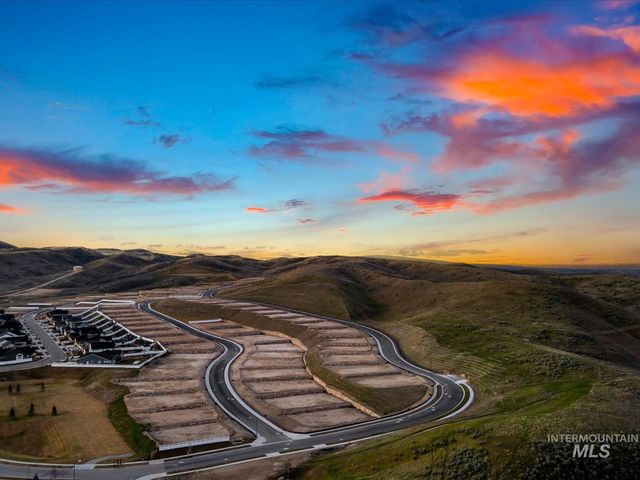 13610 N Farmstead Way, Boise, ID 83714