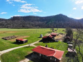 4405 Red Lick Road, Irvine, KY 40336