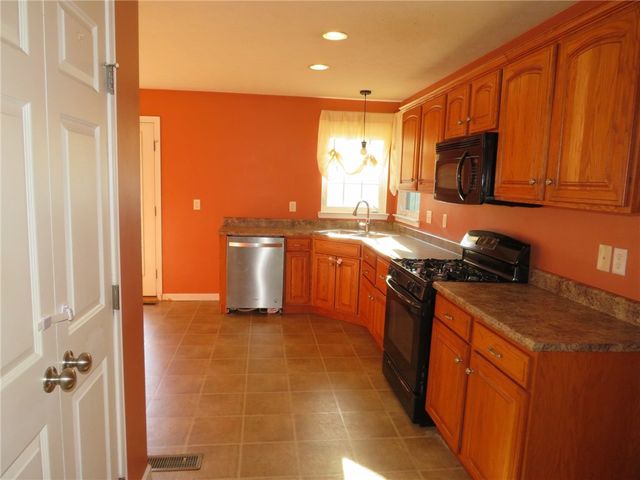 238 Maple Ridge Dr, Cecil, PA 15317