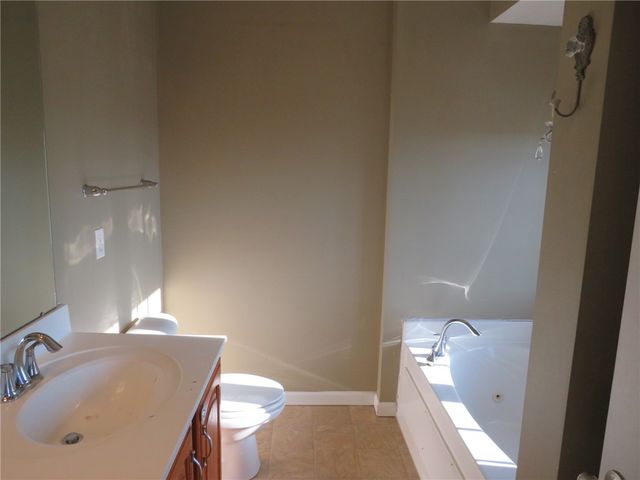 238 Maple Ridge Dr, Cecil, PA 15317