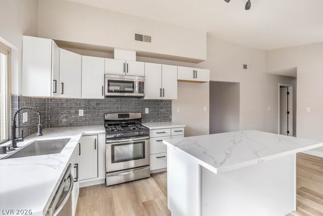 5394 Stirrup Street, Las Vegas, NV 89119