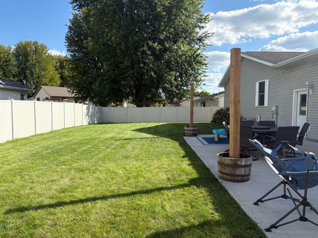 137 Acorn LANE, West Salem, WI 54669