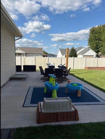 137 Acorn LANE, West Salem, WI 54669