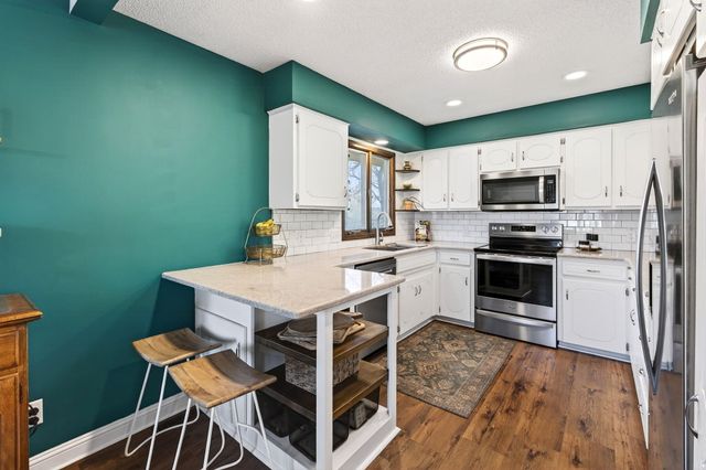 8 TOWER Circle, Council Bluffs, IA 51503