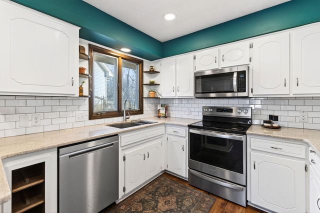 8 TOWER Circle, Council Bluffs, IA 51503