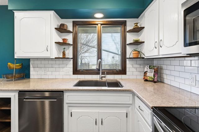 8 TOWER Circle, Council Bluffs, IA 51503