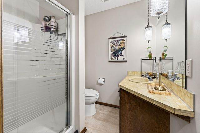 8 TOWER Circle, Council Bluffs, IA 51503