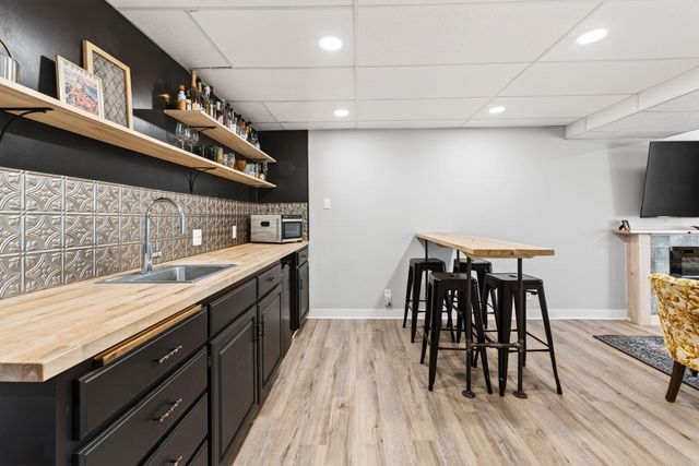 8 TOWER Circle, Council Bluffs, IA 51503