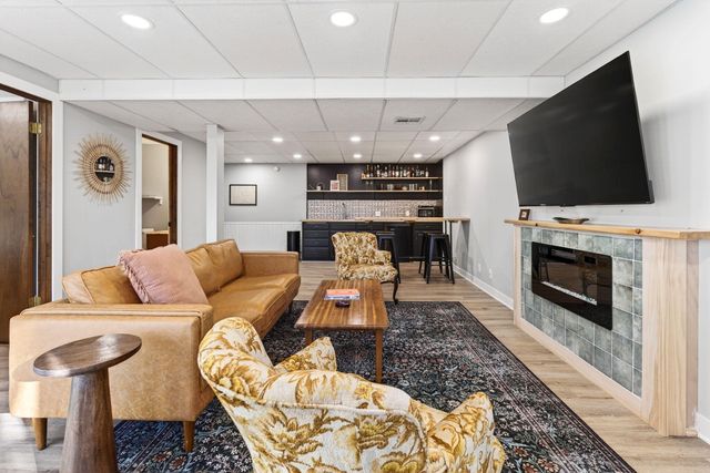 8 TOWER Circle, Council Bluffs, IA 51503