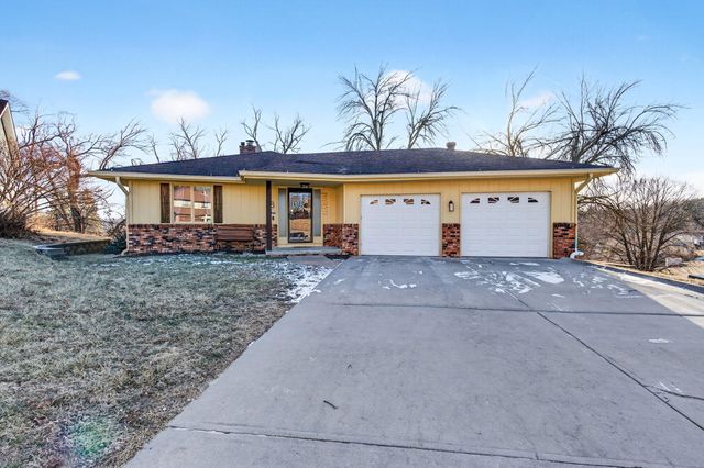 8 TOWER Circle, Council Bluffs, IA 51503