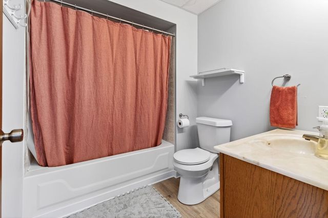 8 TOWER Circle, Council Bluffs, IA 51503