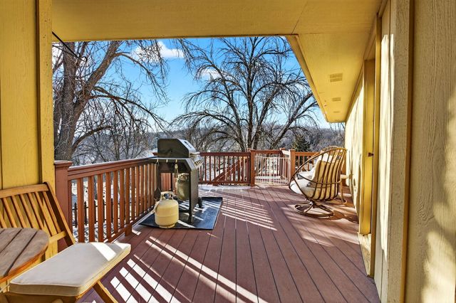 8 TOWER Circle, Council Bluffs, IA 51503