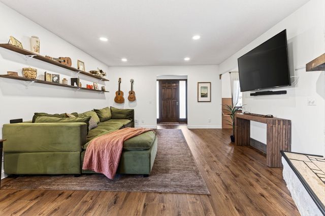 8 TOWER Circle, Council Bluffs, IA 51503