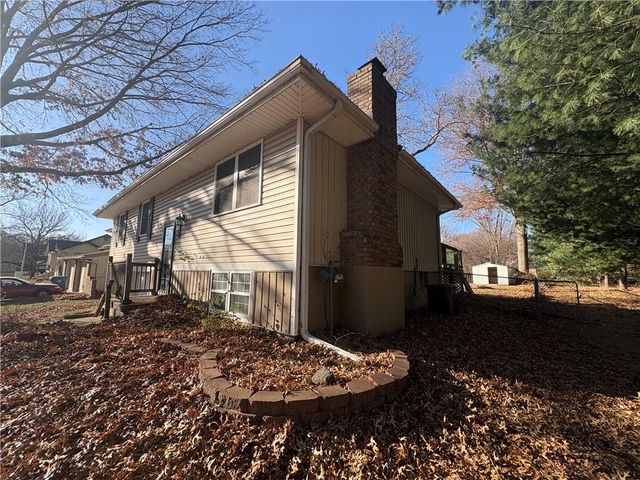 19608 E 30th Street S, Independence, MO 64057