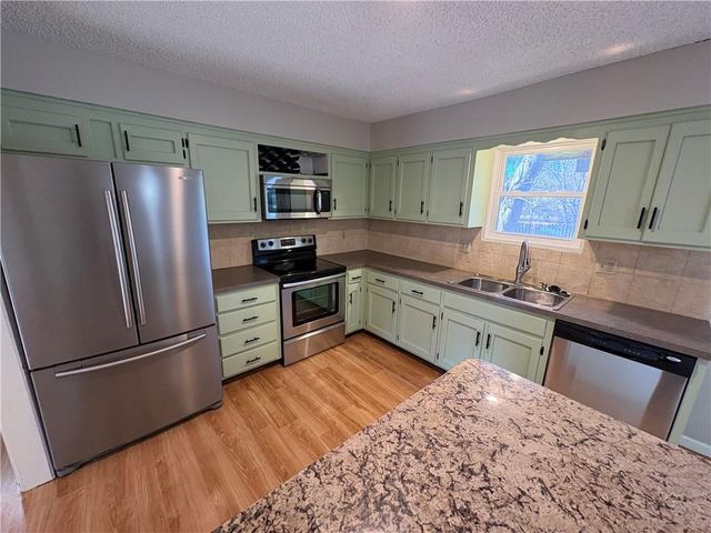 19608 E 30th Street S, Independence, MO 64057