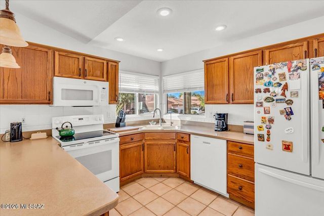 9840 N Stageline Trail, Tucson, AZ 85742