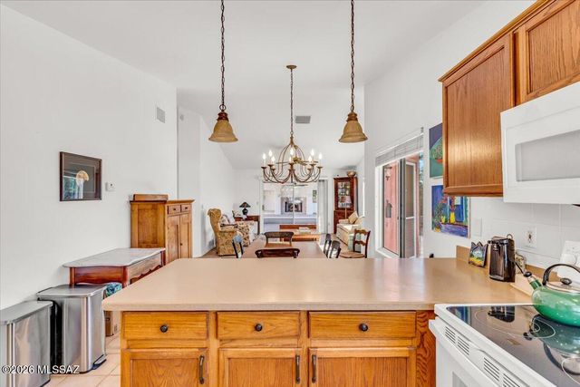 9840 N Stageline Trail, Tucson, AZ 85742