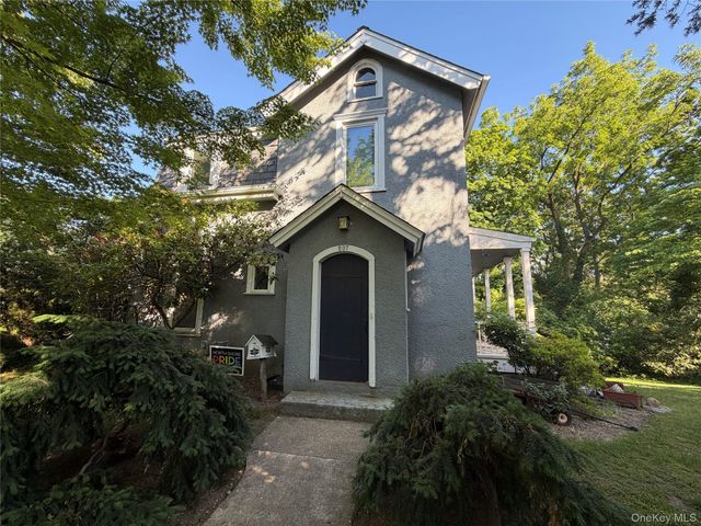 207 Prospect Avenue, Sea Cliff, NY 11579