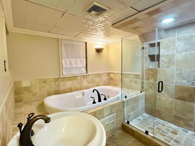 207 Prospect Avenue, Sea Cliff, NY 11579