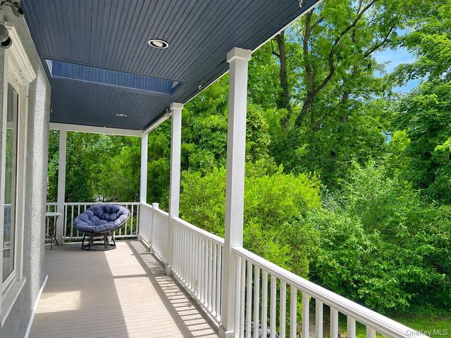 207 Prospect Avenue, Sea Cliff, NY 11579