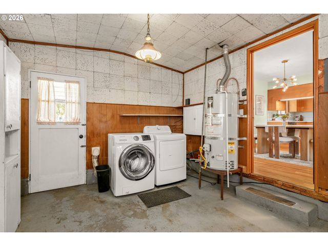 12601 Se MILL St, Portland, OR 97233