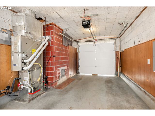 12601 Se MILL St, Portland, OR 97233