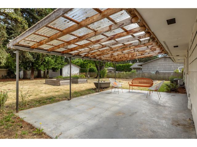 12601 Se MILL St, Portland, OR 97233