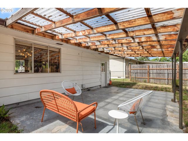 12601 Se MILL St, Portland, OR 97233