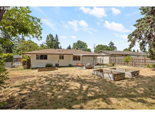 12601 Se MILL St, Portland, OR 97233