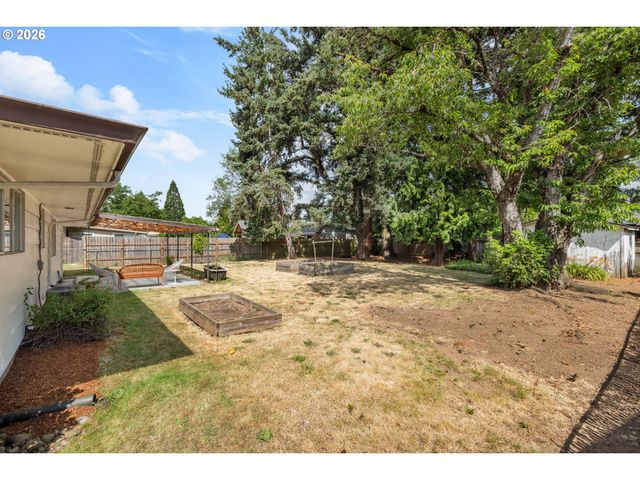 12601 Se MILL St, Portland, OR 97233