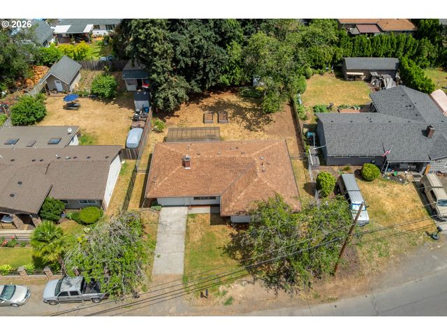 12601 Se MILL St, Portland, OR 97233