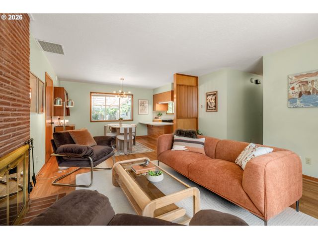 12601 Se MILL St, Portland, OR 97233