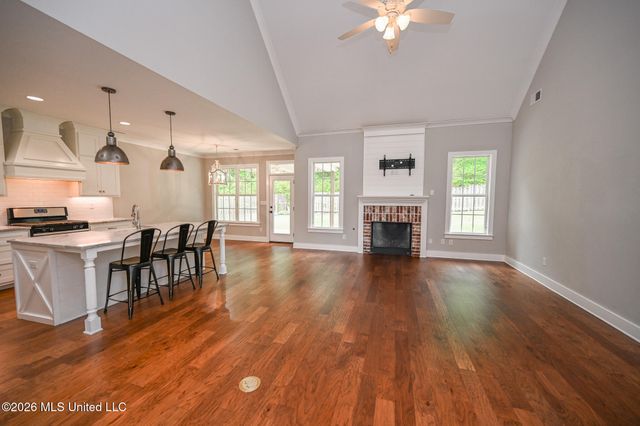 4938 Pleasant Breeze Drive, Olive Branch, MS 38654