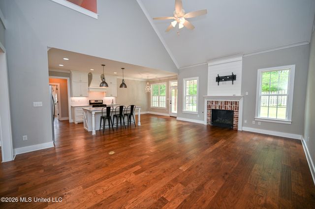 4938 Pleasant Breeze Drive, Olive Branch, MS 38654