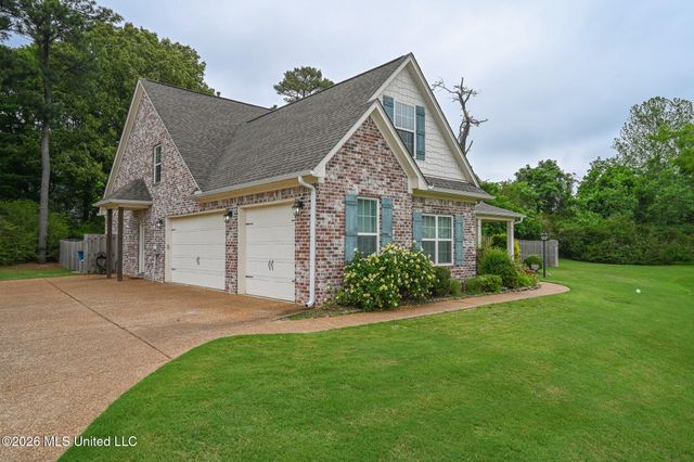 4938 Pleasant Breeze Drive, Olive Branch, MS 38654