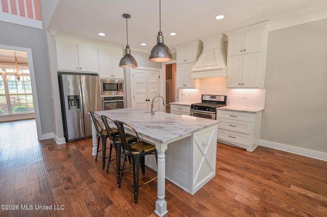 4938 Pleasant Breeze Drive, Olive Branch, MS 38654