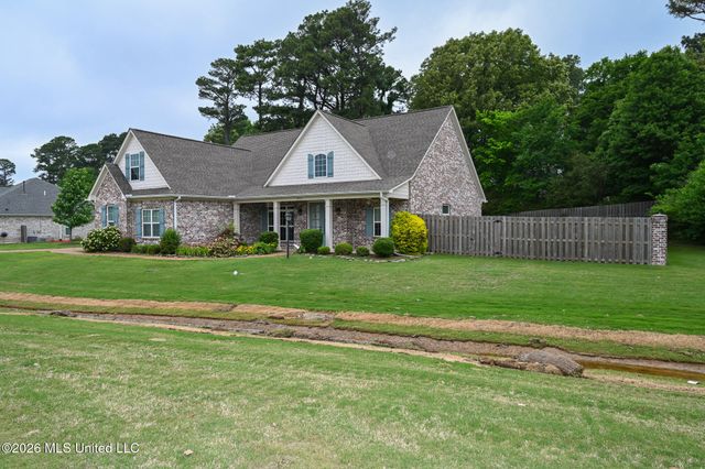 4938 Pleasant Breeze Drive, Olive Branch, MS 38654