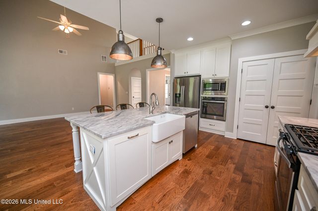 4938 Pleasant Breeze Drive, Olive Branch, MS 38654